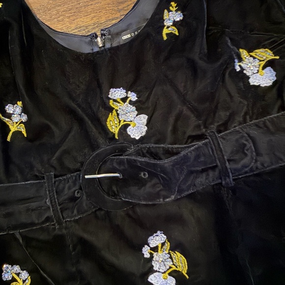 ASOS DESIGN Velvet Floral Embroidered Mini Dress Size 8 Beaded Belted Party - Picture 5 of 10